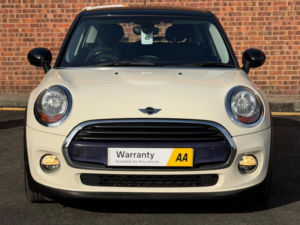 2016 MINI Hatch 1.5 Cooper Euro 6 (s/s) 5dr in White — image 3