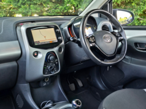 2017 Toyota Aygo 1.0 Vvt-I X-Play X-Shift Euro 6 5dr in White — image 6