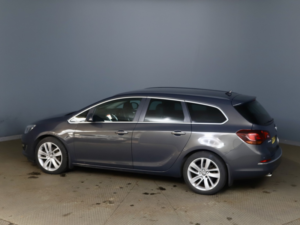 2014 Vauxhall Astra 2.0 Cdti Sri in Grey — image 4