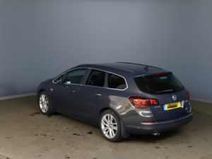 2014 Vauxhall Astra 2.0 Cdti Sri in Grey — image 5