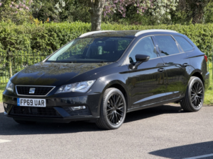 2019 SEAT Leon 1.6 Tdi Se Dynamic in Black — image 3