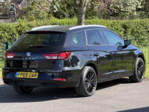 2019 SEAT Leon 1.6 Tdi Se Dynamic in Black — image 6