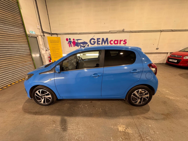 2015 Peugeot 108 1.2 Puretech Allure in Blue — image 1
