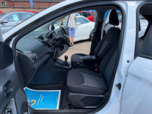 2017 Ford Ka+ 1.2 Ti-Vct Zetec White Edition Euro 6 5dr in White — image 4