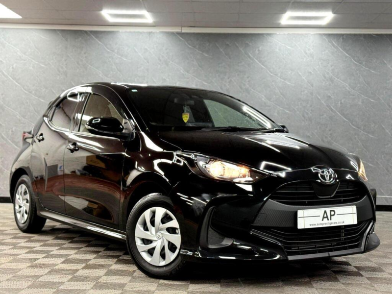 2023 Toyota Yaris 1.0 Vvt-I Automatic Euro 6 (s/s) 5dr in Black — image 1