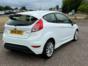 2014 Ford Fiesta 1.0t Ecoboost Zetec S Euro 5 (s/s) 3dr in White — image 6