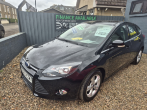 2013 Ford Focus 1.0 T Ecoboost Zetec in Black — image 3