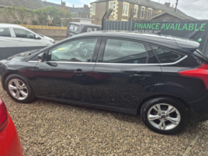 2013 Ford Focus 1.0 T Ecoboost Zetec in Black — image 4