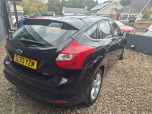2013 Ford Focus 1.0 T Ecoboost Zetec in Black — image 6