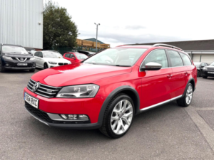 2014 Volkswagen Passat 2.0 Tdi Bluemotion Tech Alltrack 4motion Euro 5 (s/s) 5dr in Red — image 3