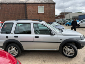 2006 Land Rover Freelander 2.0 Td4 Hse Station Wagon 5dr in Silver — image 2