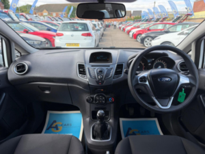 2014 Ford Fiesta 1.25 Style Euro 5 5dr in White — image 2