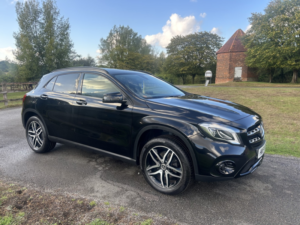 2019 Mercedes-Benz Gla 1.6 Gla180 Urban Edition in Black — image 3