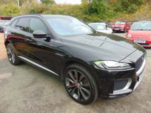2016 Jaguar F-Pace 3.0 D300 V6 First Edition in Black — image 3