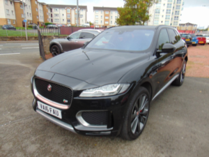 2016 Jaguar F-Pace 3.0 D300 V6 First Edition in Black — image 6