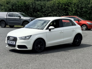 2013 Audi A1 1.6 Tdi Se Sportback 5dr Diesel Manual Euro 5 (s/s) (105 Ps) in Multicolour — image 2
