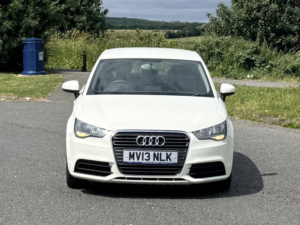 2013 Audi A1 1.6 Tdi Se Sportback 5dr Diesel Manual Euro 5 (s/s) (105 Ps) in Multicolour — image 3
