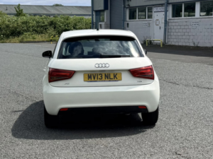 2013 Audi A1 1.6 Tdi Se Sportback 5dr Diesel Manual Euro 5 (s/s) (105 Ps) in Multicolour — image 4