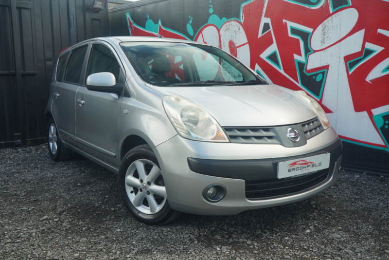 2007 Nissan Note 1.6 16v Se Hatchback 5dr Petrol Automatic (166 G/km, 109 Bhp) in Silver — image 1