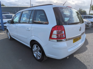 2014 Vauxhall Zafira 1.8 16v Exclusiv 7 Seater in White — image 3