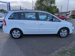 2014 Vauxhall Zafira 1.8 16v Exclusiv 7 Seater in White — image 6