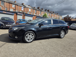 2014 Toyota Avensis 2.0 D-4d Icon in Grey — image 4