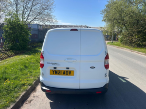 2021 Ford Transit Courier 1.0 Transit Courier Limited Van 1.0l Ecoboost 100ps Fwd 6 Speed Manual in White — image 5