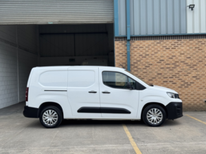 2020 Peugeot Partner 1.5 Bluehdi 950 Professional Long Crew Van Lwb Euro 6 (s/s) in White — image 4