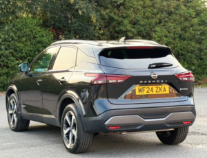 2024 Nissan Qashqai 1.5 H E-Power N-Connecta Auto Euro 6 (s/s) 5dr in Black — image 4