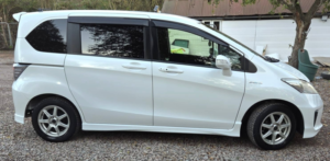 2014 Honda Freed 1.5l Hybrid-Automatic-7 Seats Family Car-Ulez/caz Pass-Free 15months Warranty & 12months Aa Breakdown in White — image 3