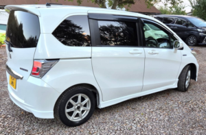 2014 Honda Freed 1.5l Hybrid-Automatic-7 Seats Family Car-Ulez/caz Pass-Free 15months Warranty & 12months Aa Breakdown in White — image 4