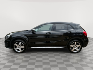 2016 Mercedes-Benz Gla 2.1 Gla200d Amg Line SUV 5dr Diesel 7g-Dct Euro 6 (s/s) (136 Ps) in Black — image 5
