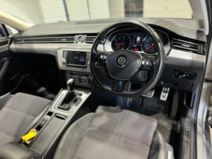 2017 Volkswagen Passat 2.0 Tdi Bluemotion Tech Alltrack DSG 4motion Euro 6 (s/s) 5dr in Silver — image 2