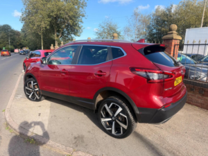 2019 Nissan Qashqai 1.7 Dci Tekna CVT 4WD Euro 6 (s/s) 5dr in Red — image 5