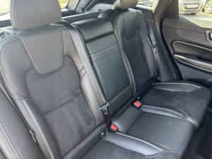 2018 Volvo Xc60 2.0 R-Design D4 AWD in Grey — image 4