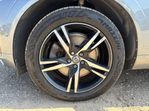 2018 Volvo Xc60 2.0 R-Design D4 AWD in Grey — image 5
