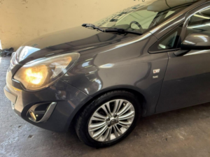 2014 Vauxhall Corsa 1.4 16v Se Auto Euro 5 5dr in Grey — image 2