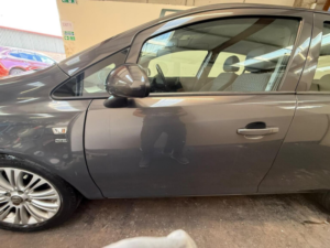 2014 Vauxhall Corsa 1.4 16v Se Auto Euro 5 5dr in Grey — image 3