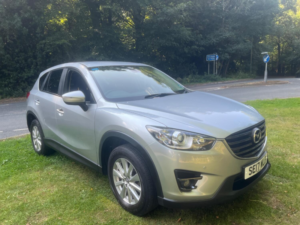 2017 Mazda Cx-5 2.2 Skyactiv-D Se-L Nav in Silver — image 2