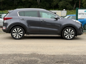 2017 Kia Sportage 1.7 Crdi 3 SUV 5dr Diesel Manual Euro 6 (s/s) (114 Bhp) in Silver — image 4