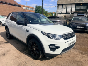 2017 Land Rover Discovery Sport Td4 Se Tech in White — image 5