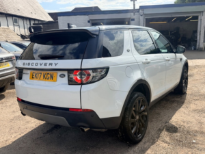 2017 Land Rover Discovery Sport Td4 Se Tech in White — image 6