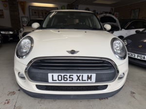 2015 MINI Hatch 1.2 One 3-Door Hatch in White — image 2