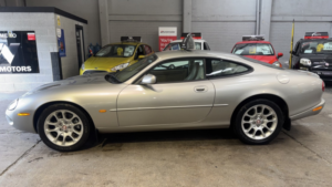 1999 Jaguar Xkr 4.0 Supercharged Petrol Automatic Silver Coupe 2dr Leather+classic Low Miles in Silver — image 2