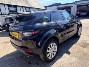 2017 Land Rover Range Rover Evoque Ed4 Se Tech in Black — image 4
