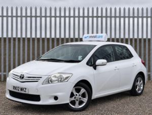 2012 Toyota Auris 1.33 Dual Vvt-I Edition Euro 5 (s/s) 5dr in White — image 2