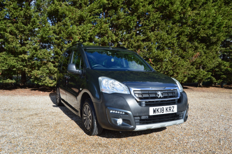 2018 Peugeot Partner Tepee 1.6 Bluehdi Outdoor in Grey — image 1