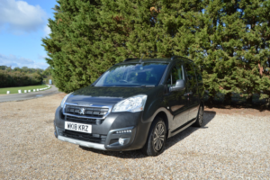 2018 Peugeot Partner Tepee 1.6 Bluehdi Outdoor in Grey — image 2
