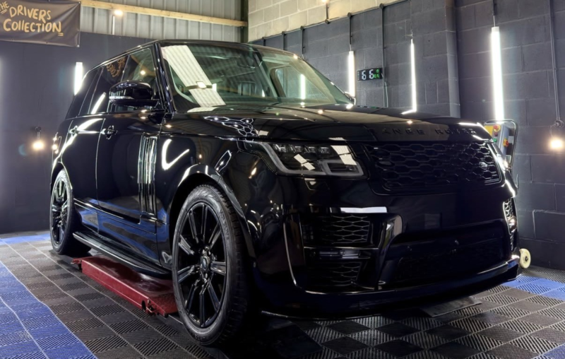 2020 Land Rover Range Rover 3.0 Sd V6 Autobiography in Black — image 1