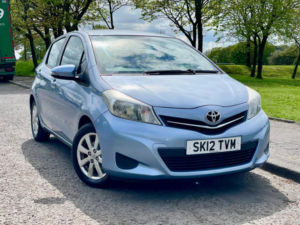 2012 Toyota Yaris 1.3 Dual Vvt-I Tr in Blue — image 5